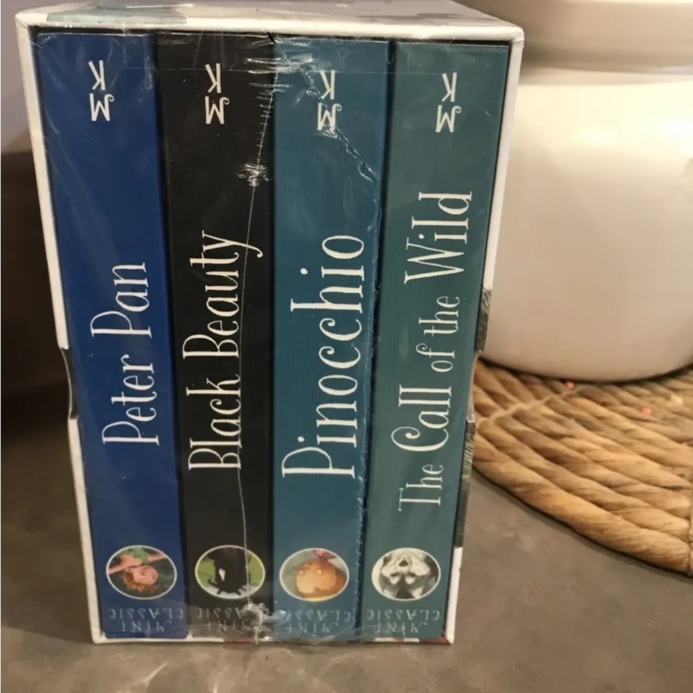 Classic Boxed Set Miles Kelly Call Of The Wild Pinocchio Black Beauty Peter Pan